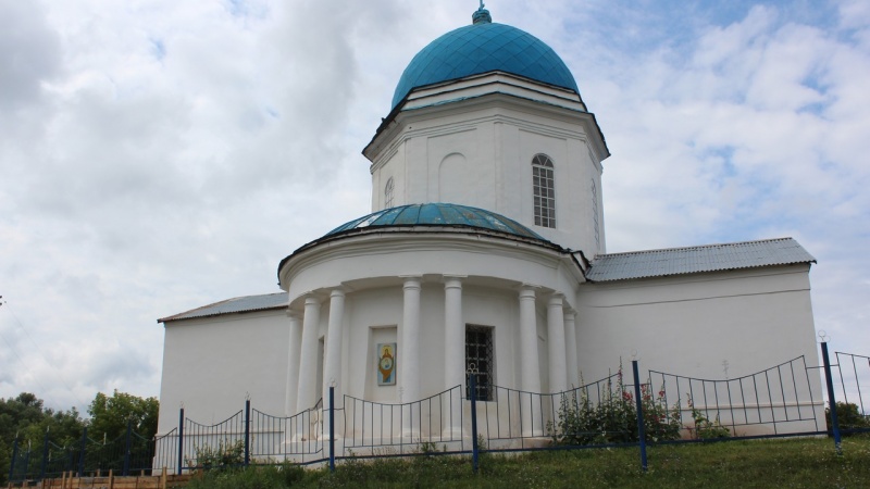 Завершено укрепление насыпи Смоленской церкви 