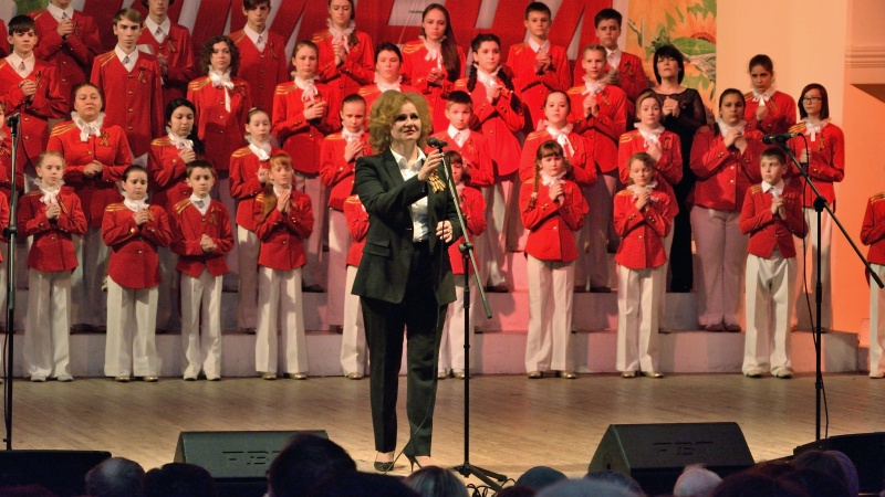 На сцене Оренбургской филармонии состоялся концерт детского хора «Новые имена»