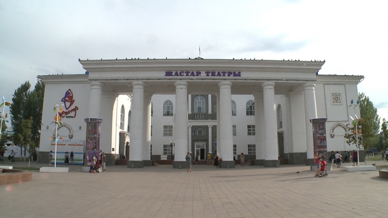 Оренбургскому драматическому театру аплодировали в столице Казахстана