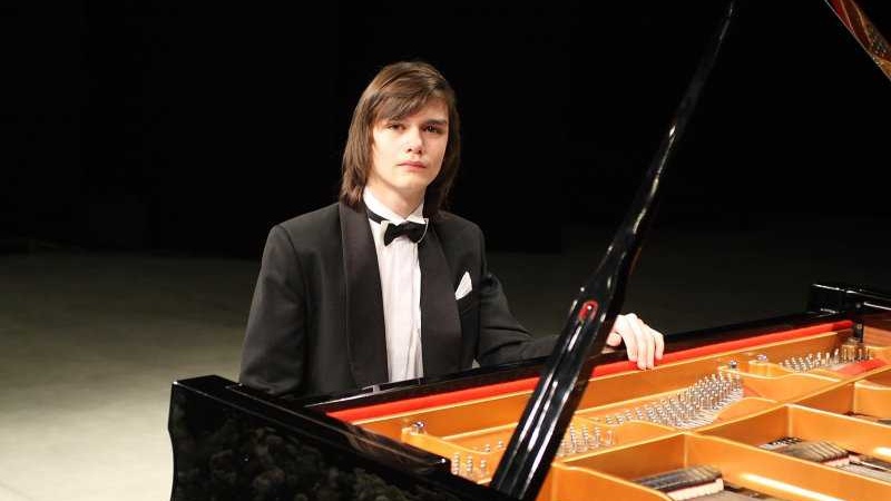 В Оренбургской областной филармонии состоится концерт пианиста Дмитрия Майбороды (6+)