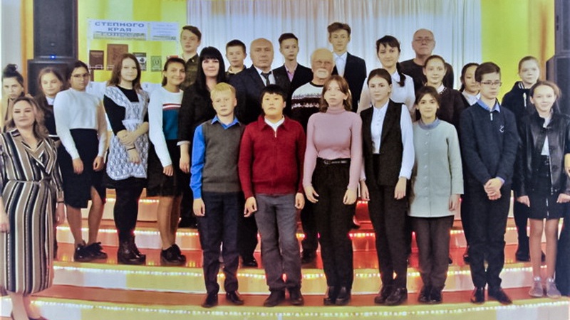 Национальный проект «Культура»: оренбургские писатели провели творческую встречу с акбулакскими школьниками