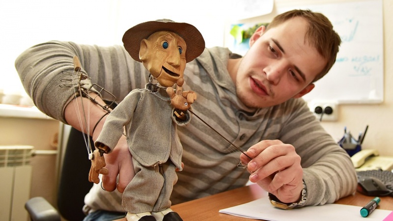 Актёр Областного театра кукол приглашает на мастер-класс по изготовлению кукол