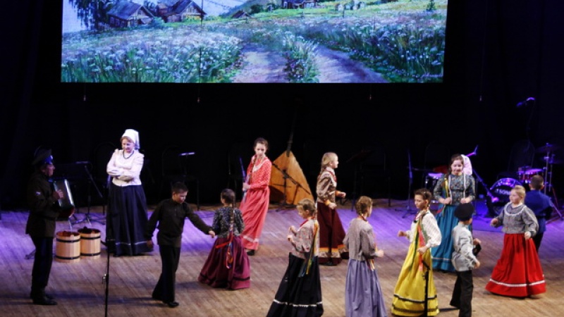 Фольклорный ансамбль «Ручеёк» впервые выступил в Областной филармонии