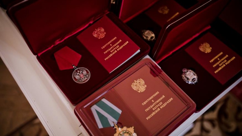 Оренбуржцы получили государственные награды