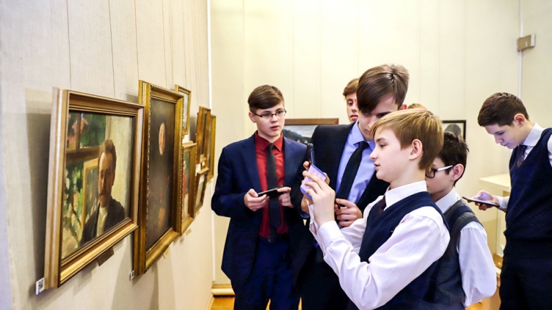 Национальный проект «Культура»: в Оренбургском музее изобразительных искусств работает мобильное приложение «Артефакт»
