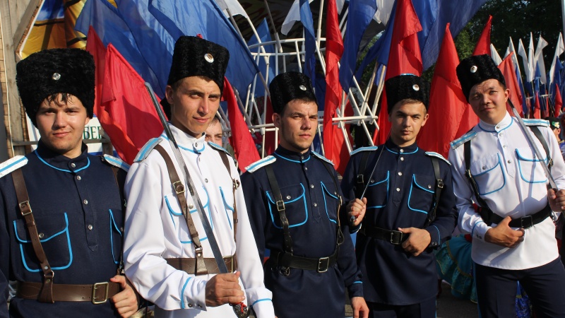 В «Национальной деревне» веселились казаки
