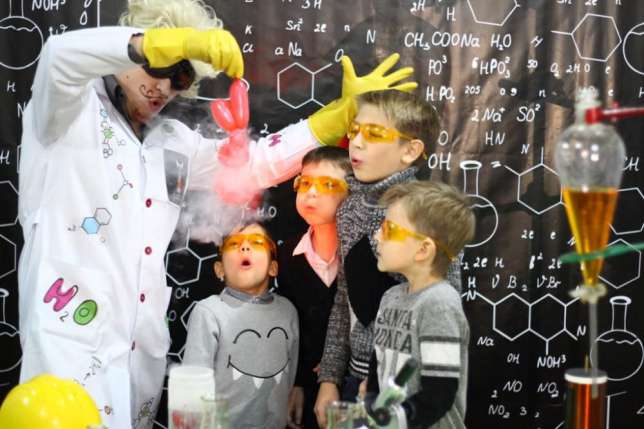 Областная полиэтническая детская библиотека приглашает в лабораторию научных развлечений
