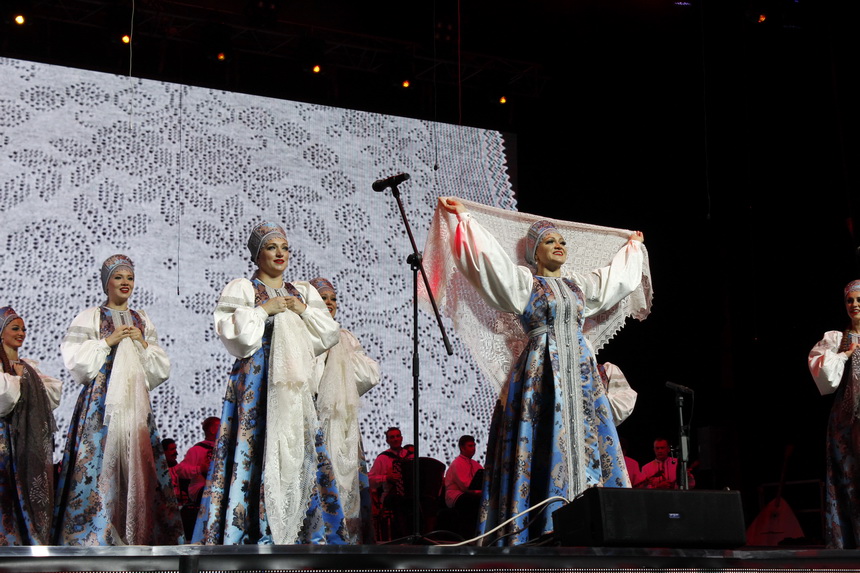 XXXII Всероссийский фестиваль профессионального народного искусства «Оренбургский пуховый платок» откроет наш знаменитый хор  (6+)