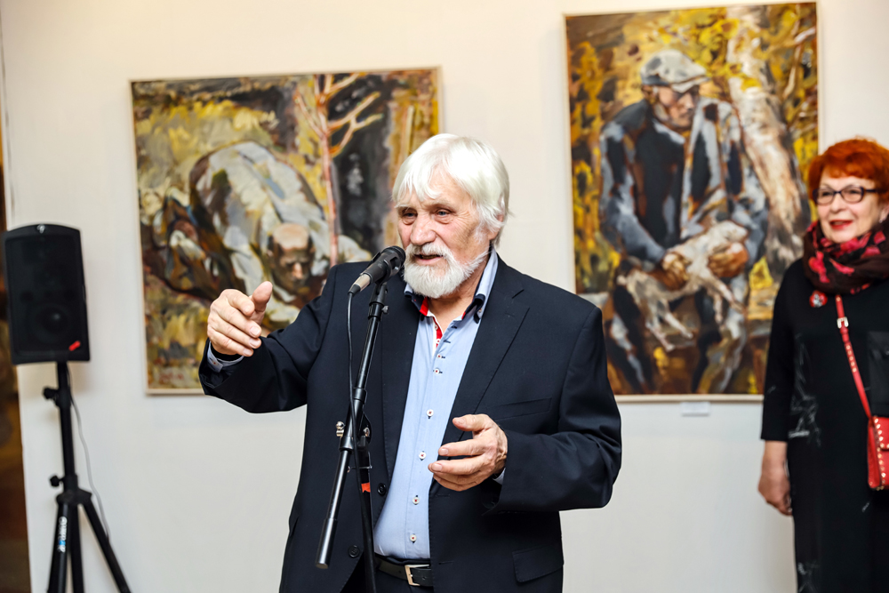 В выставочном зале продолжает работу юбилейная экспозиция «100 художников Оренбурга» 