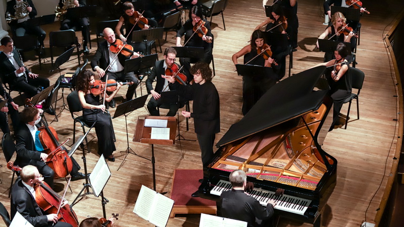 Михаил Плетнёв и Российский национальный оркестр представили программу в областной филармонии
