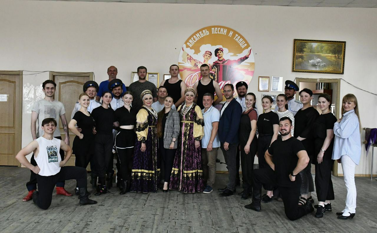 Делегация Оренбургской областной филармонии побывала в гостях у своих коллег в Луганске 