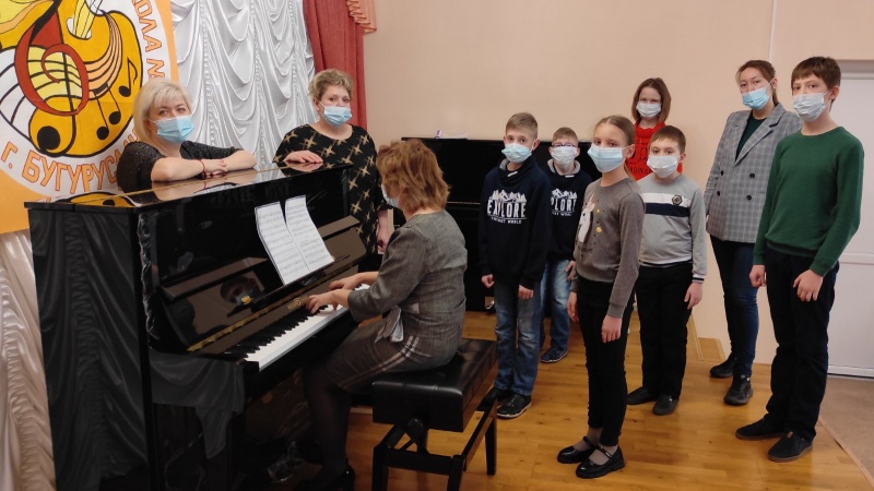 Нацпроект «Культура»: В детские музыкальные школы Оренбуржья приезжают новые фортепиано