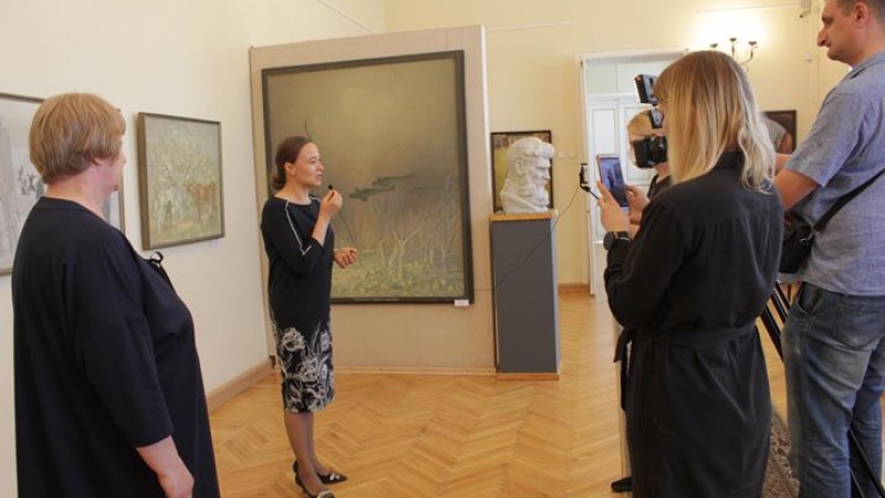 Министр культуры Оренбургской области Евгения Шевченко открыла выставку в музее изобразительных искусств