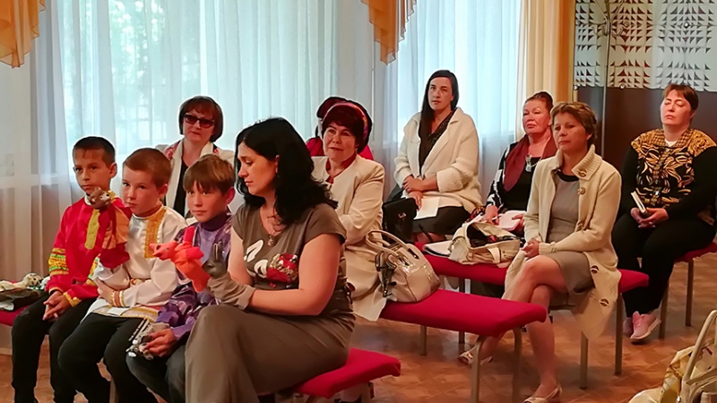 Сотрудники Регионального центра развития культуры Оренбургской области проводят семинары-практикумы для руководителей самодеятельных коллективов