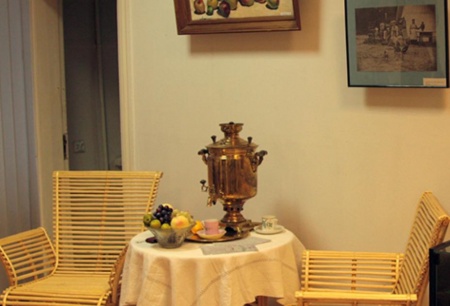 В Оренбургском губернаторском историко-краеведческом музее работает выставка «Сады Толстого»