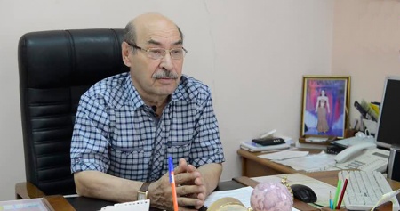 Художественный руководитель Оренбургского татарского театра Растам Абдуллаев расскажет о себе