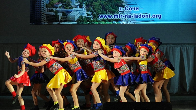 Из Сочи с победой: народный ансамбль танца «Радуга» стал лауреатом международного конкурса «У самого Чёрного моря»