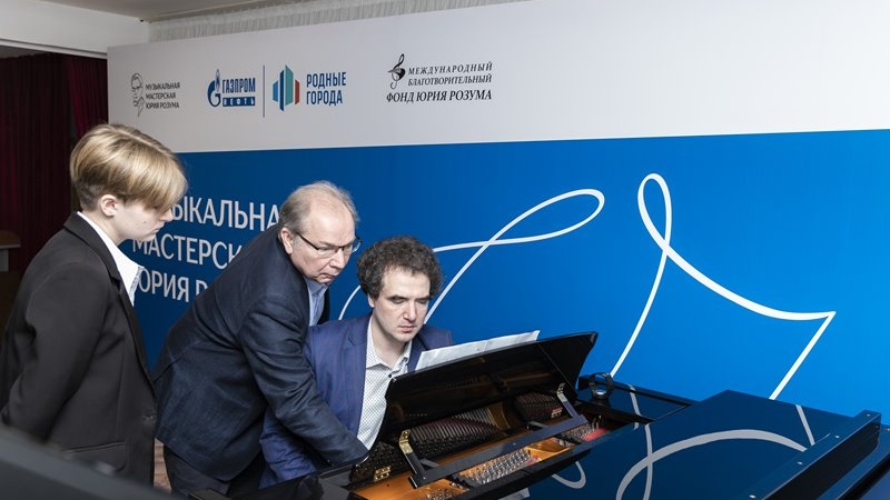 При поддержке «Газпром нефти» в Оренбурге впервые прошла «Музыкальная мастерская Юрия Розума»