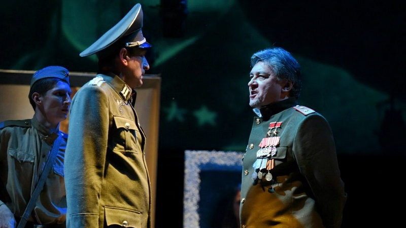 В День Героев Отечества Оренбургский драматический театр представит спектакль и выставку