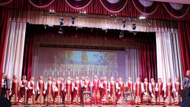 В Кувандыкском городском округе народный хор ветеранов «Родничок» отметил 25-летний юбилей большим концертом