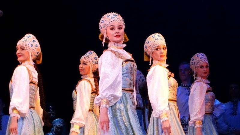 Гастрольные выступления Оренбургского русского народного хора сопровождают бурные овации
