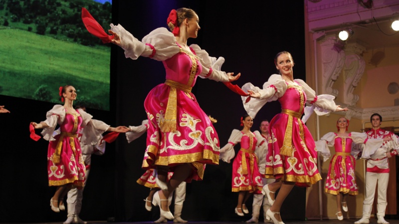 В Оренбуржье открылся XXXI Всероссийский фестиваль профессионального народного искусства «Оренбургский пуховый платок»