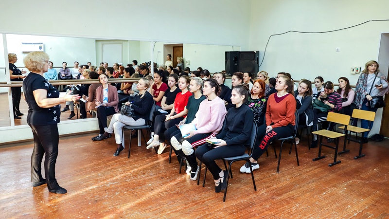 Национальный проект «Культура»: именитые хореографы дали мастер-классы в Оренбургском колледже культуры и искусств