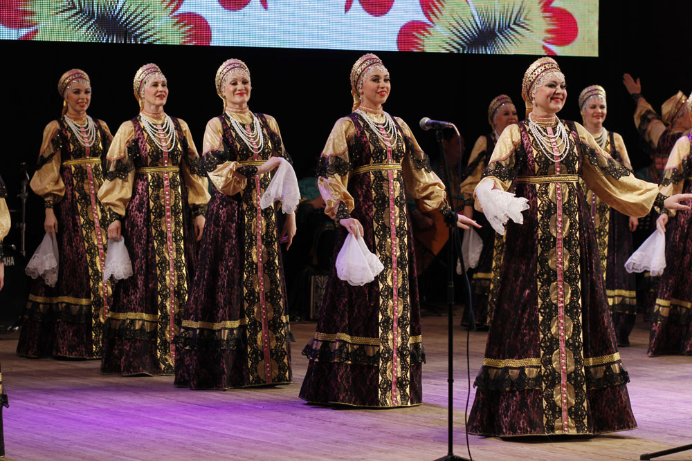 XXXII фестиваль «Оренбургский пуховый платок» открылся концертом прославленного хора Оренбуржья