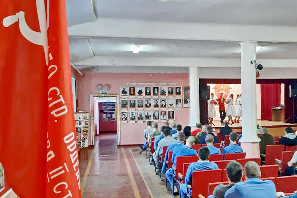 В День героев Отечества Областной колледж культуры и искусств дал концерт в госпитале