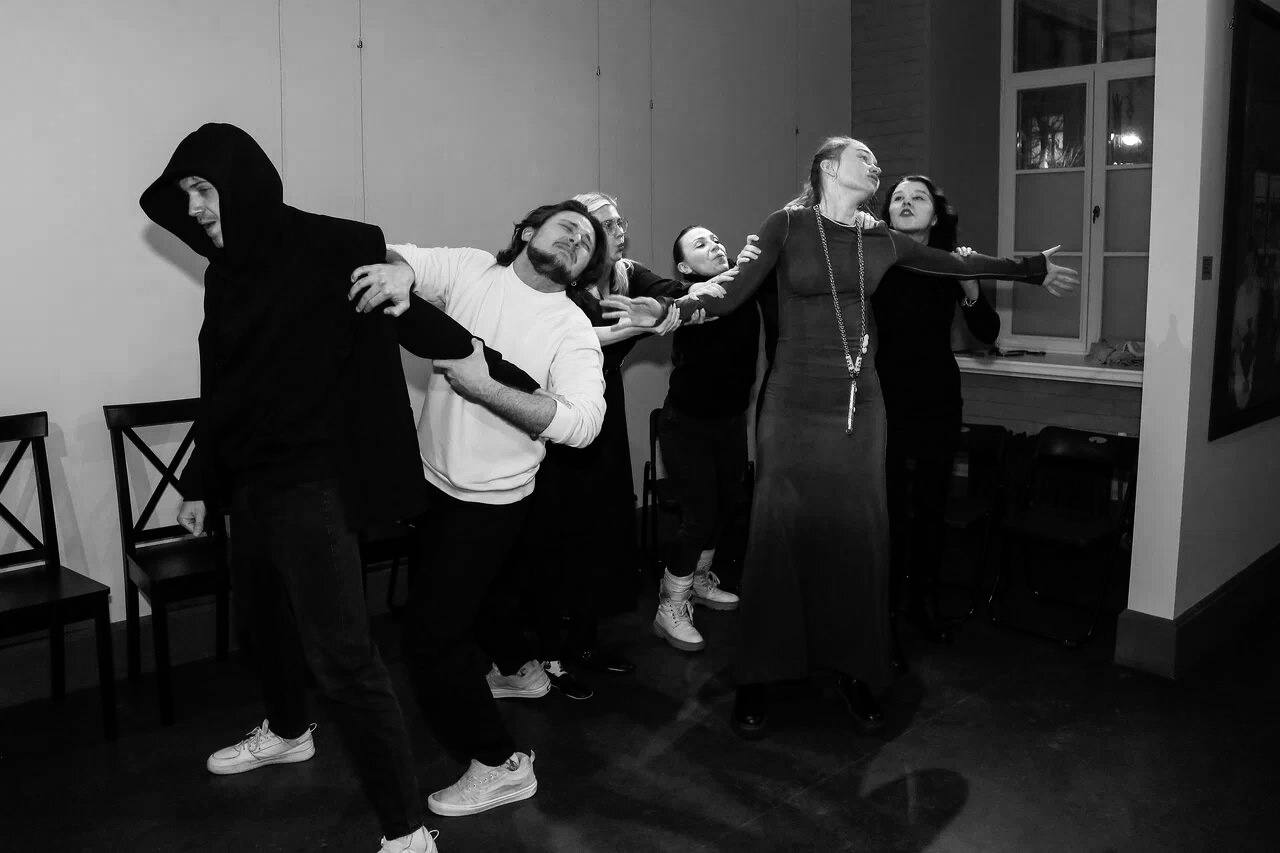 Рождественский сюрприз от Молодежного театра «Дом Тимашевых» (18+)