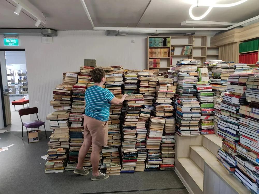 Готовимся к открытию: в Новотроицке закупили 3200 новых книг