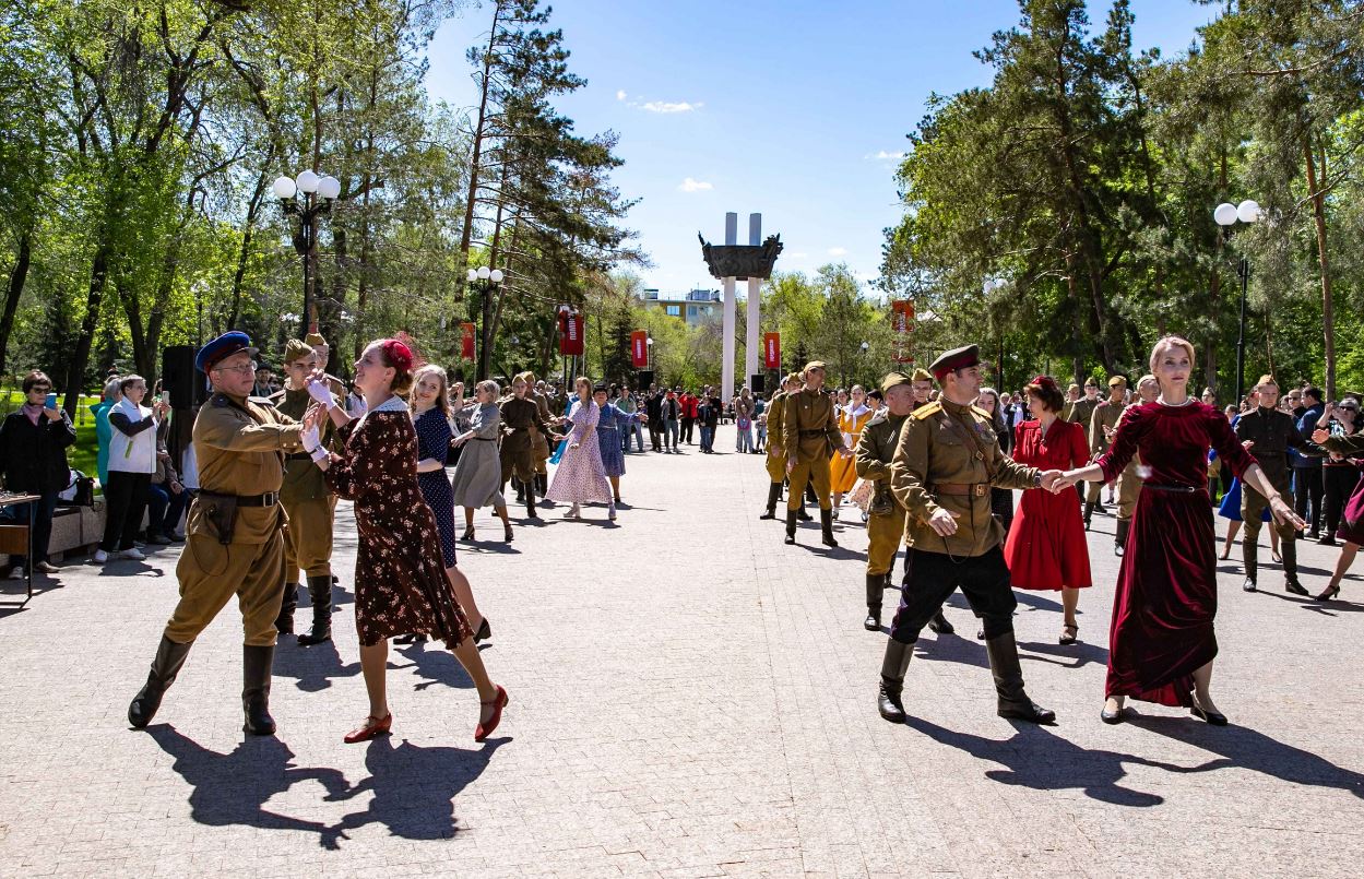 Арт-реконструкция «Весна 45-го» вновь перенесет в ожившие улицы победной весны (6+)