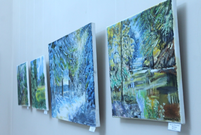 В Библиотеке им. Крупской работает выставка Маргариты Фильчаковой (0+)