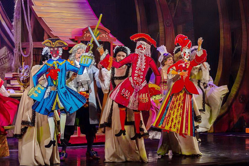 Оренбургский театр музыкальной комедии завершил сезон мировой премьерой