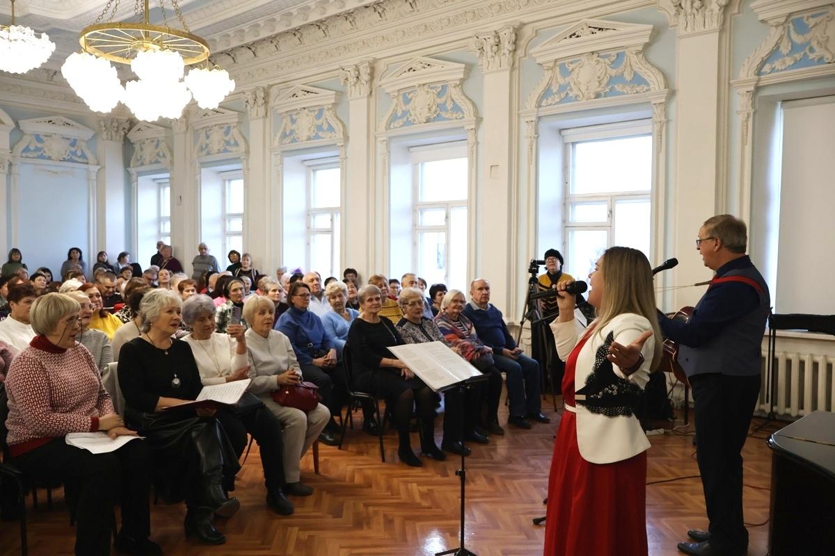 Музыкально-поэтическая композиция «Мы вернулись, Россия...»