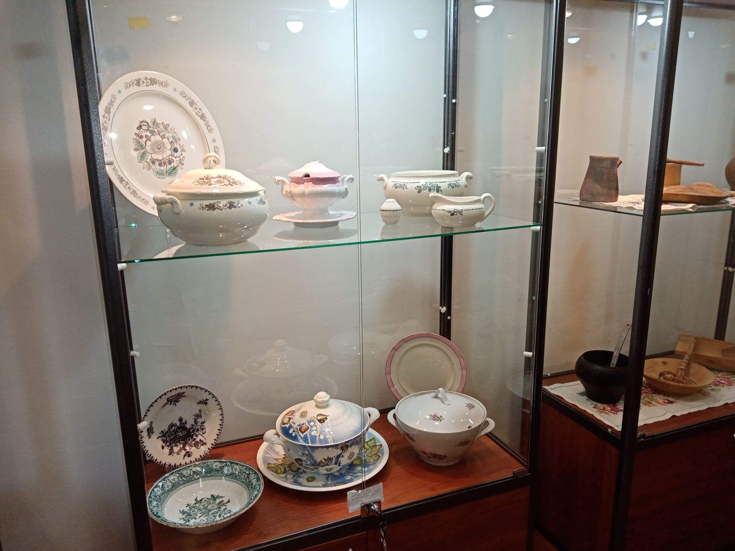 Выставка «Такая разная посуда»