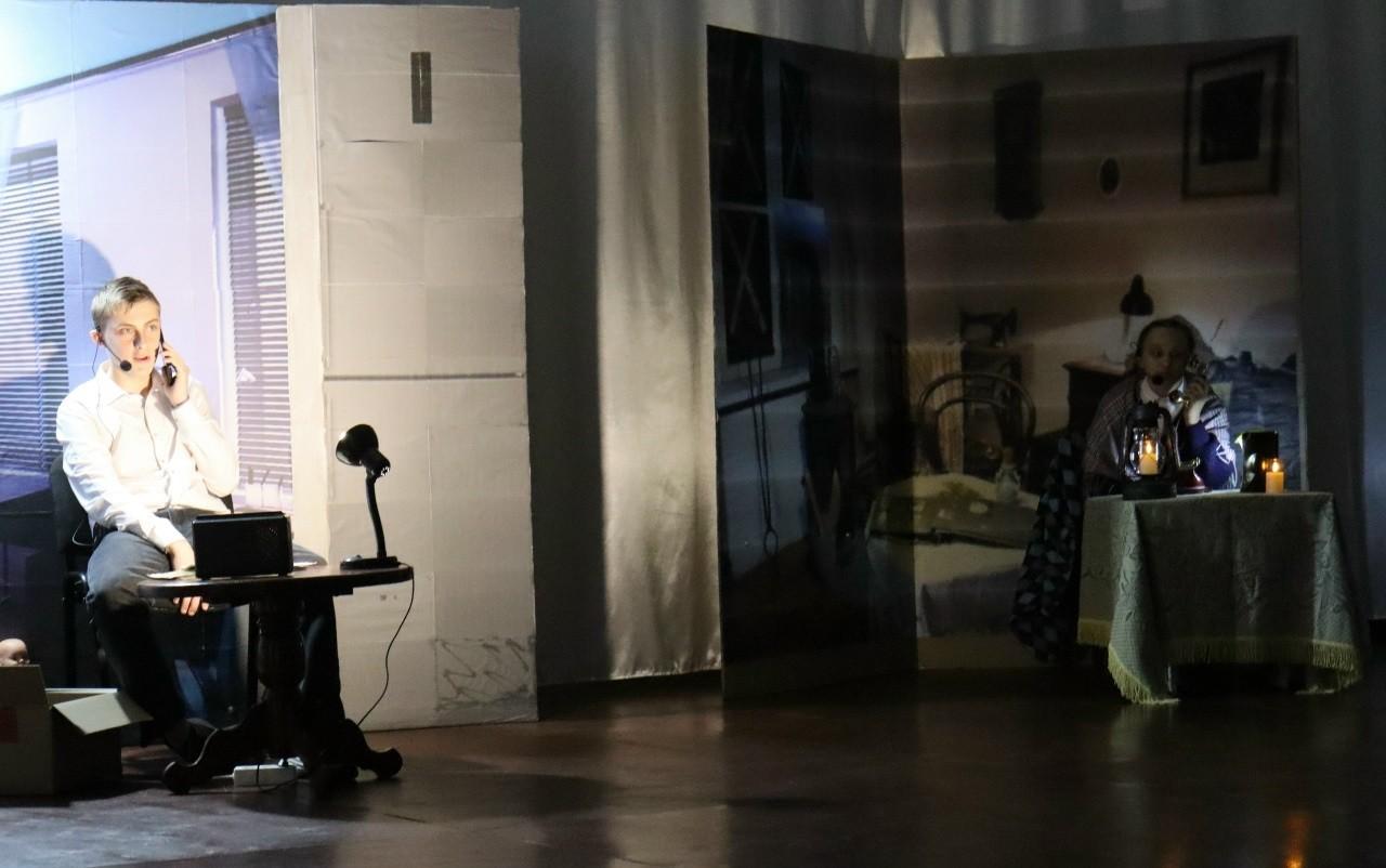 Спектакль «Телефонный разговор с карандашными набросками о войне и мире»