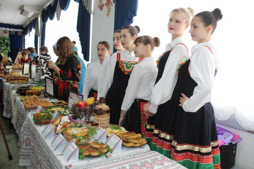 Литературно-музыкальная композиция «Под знаком мира, дружбы и добра»