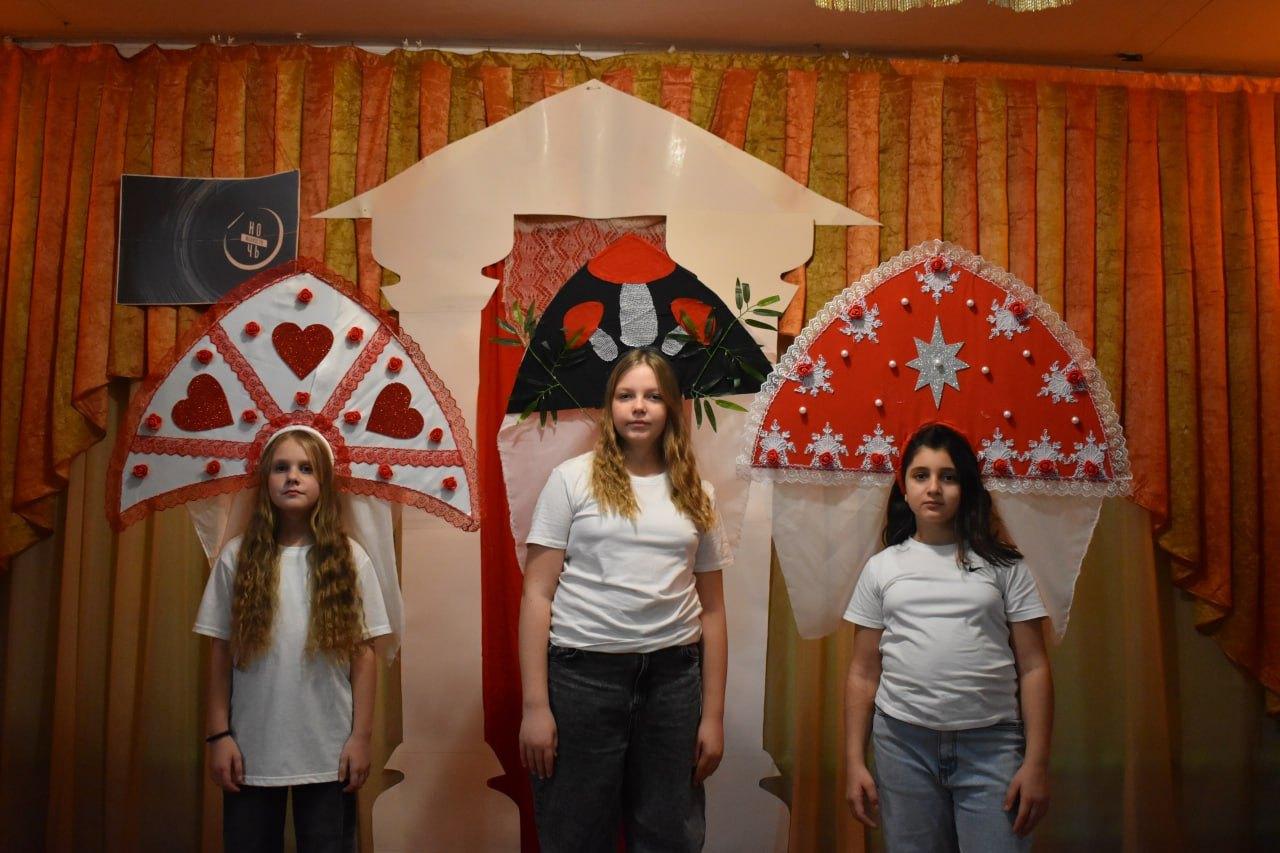 Час русского фольклора «Кокошник»