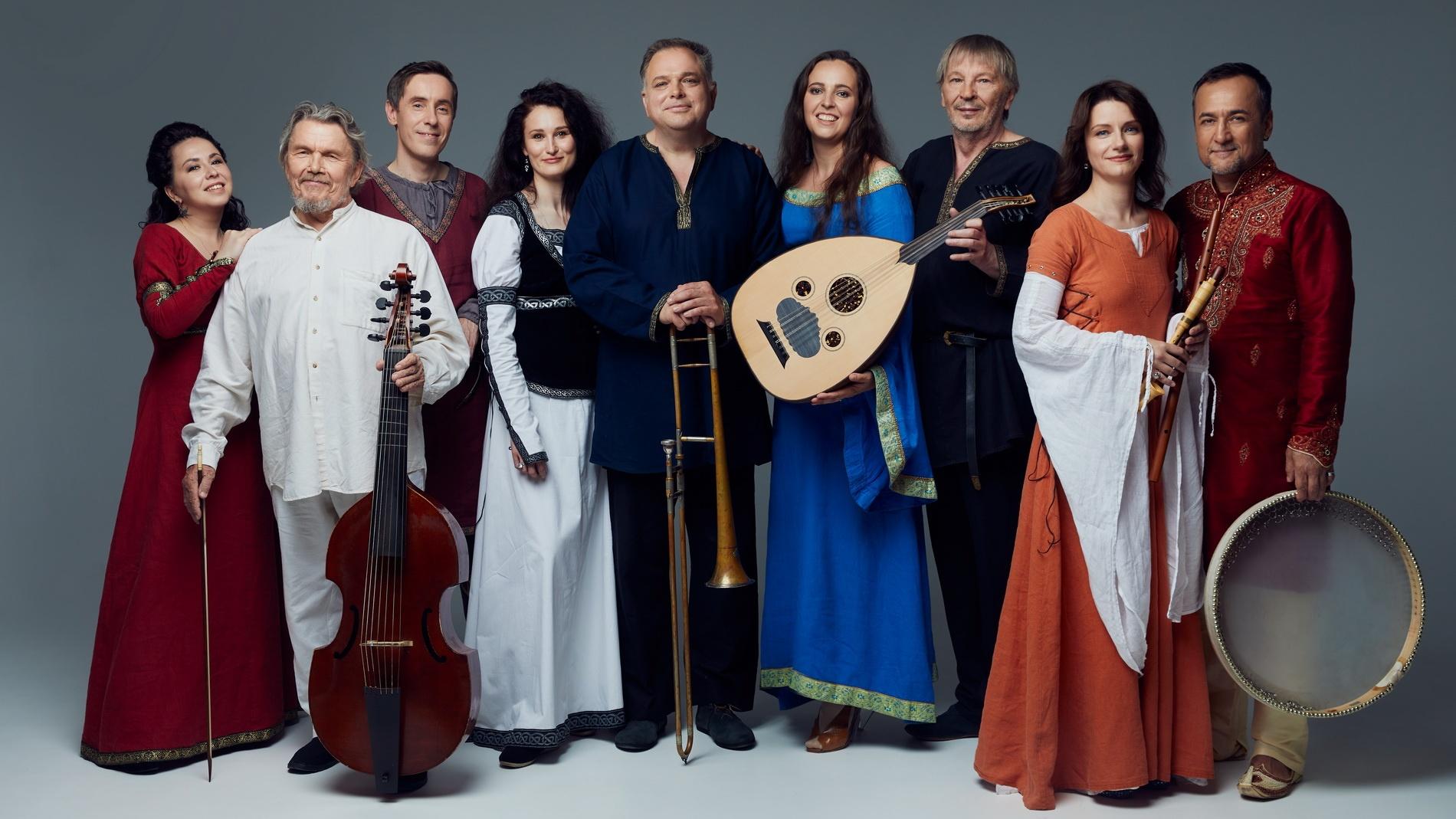 Придворные песни. Песни из испанского дворцового песенника XV века Cancionero de Palacio