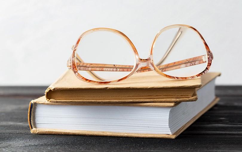 Спектакль «Дорогая Елена Сергеевна»