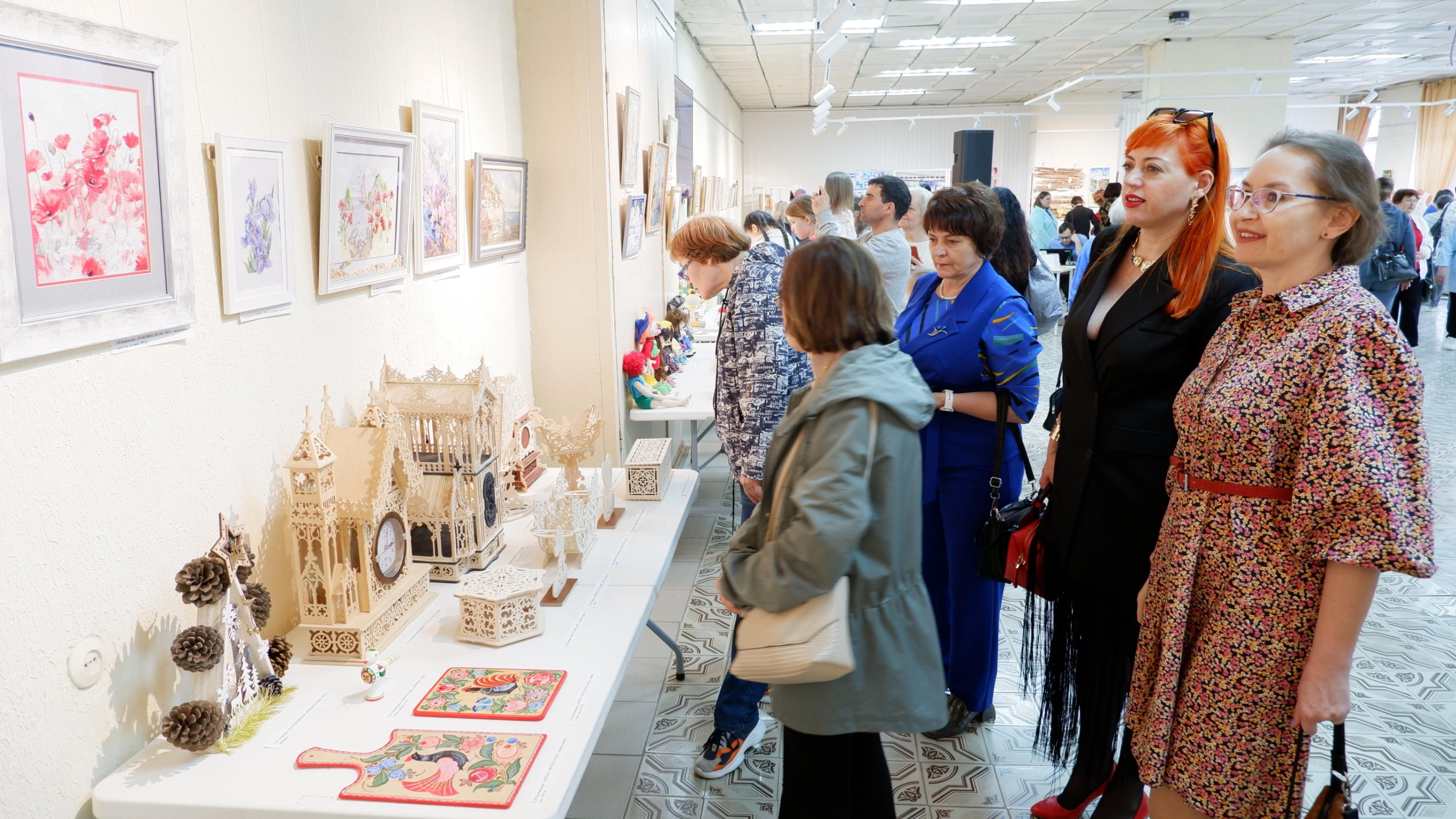 Выставка «Весенняя мастерская»