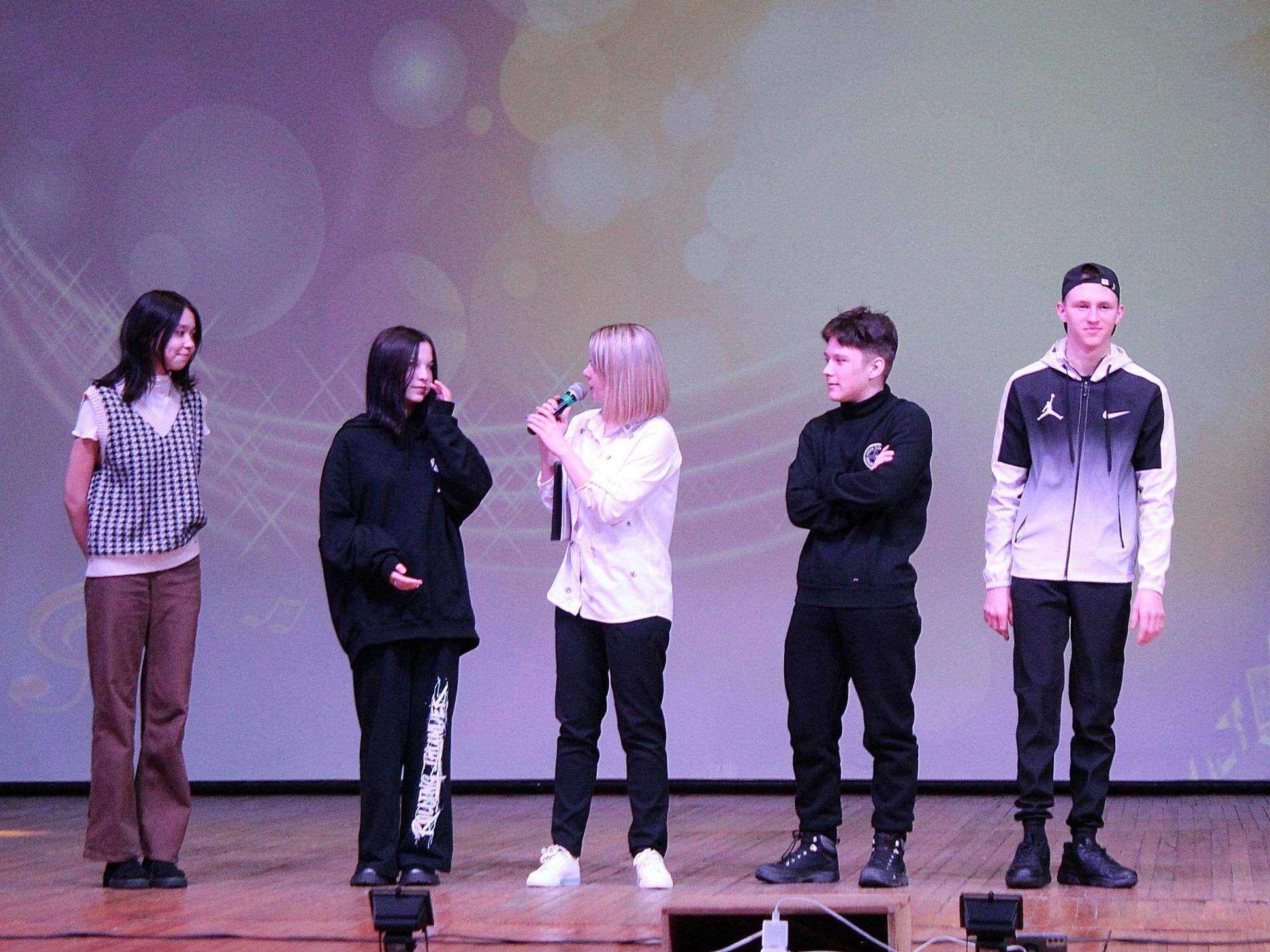 Литературно-музыкальная программа «Молодежь моей страны»