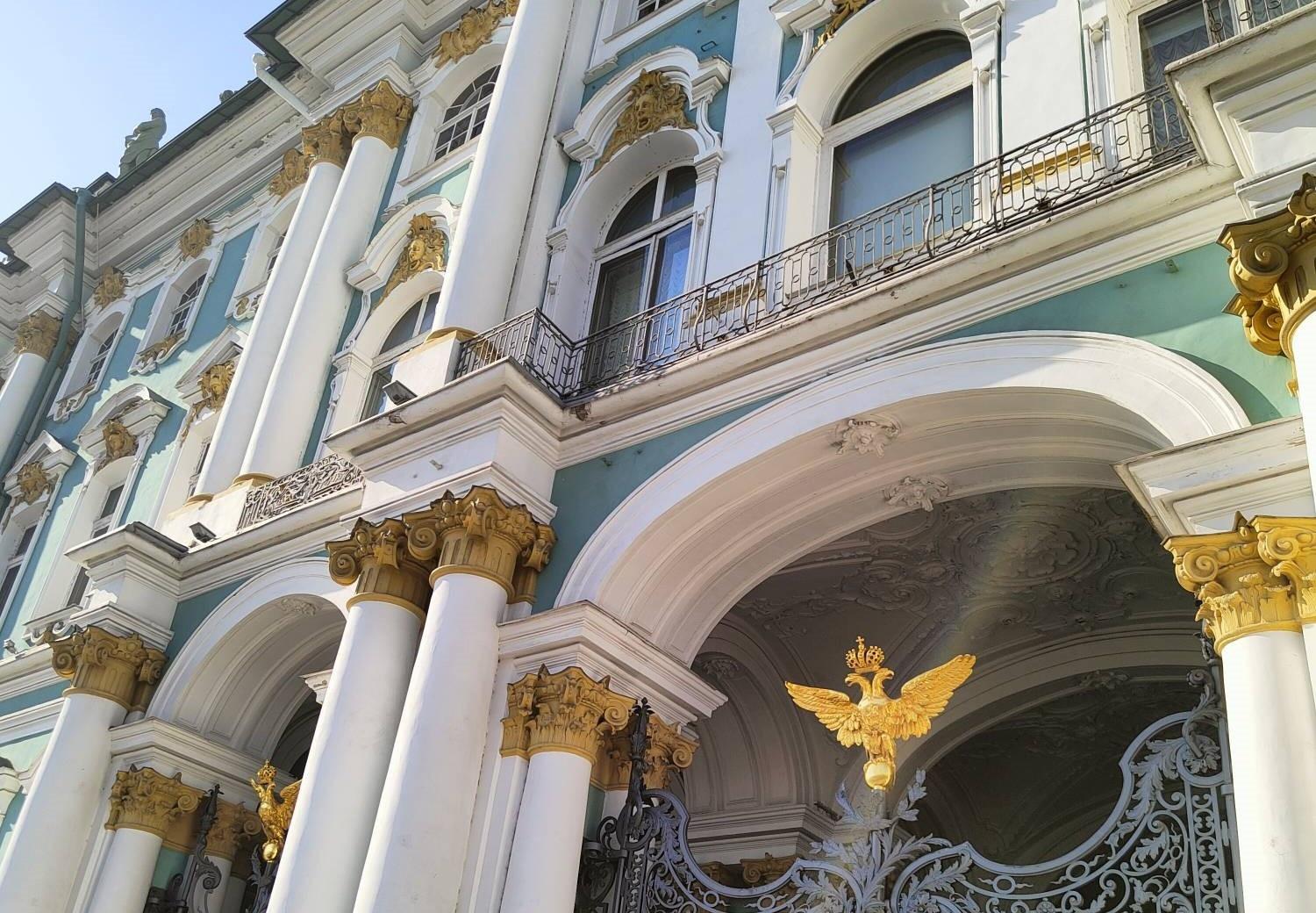 Музейное занятие в выставочном пространстве «Скетчинг. Виды Санкт-Петербурга»