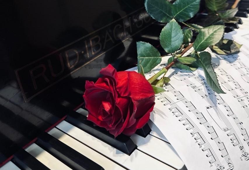 Концерт в выставочном пространстве «Звуки Рояля»