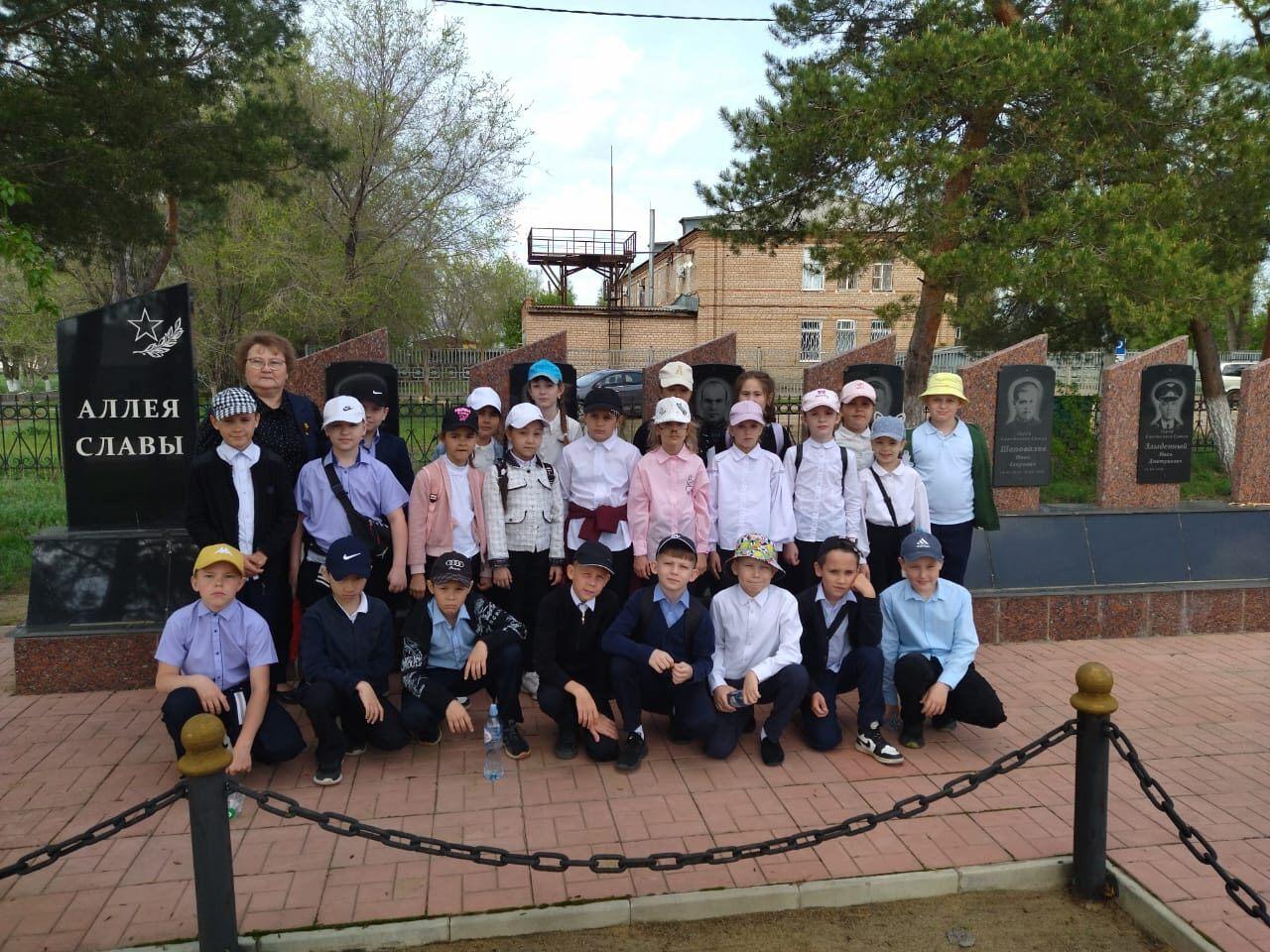 Пешая экскурсия по улицам посёлка