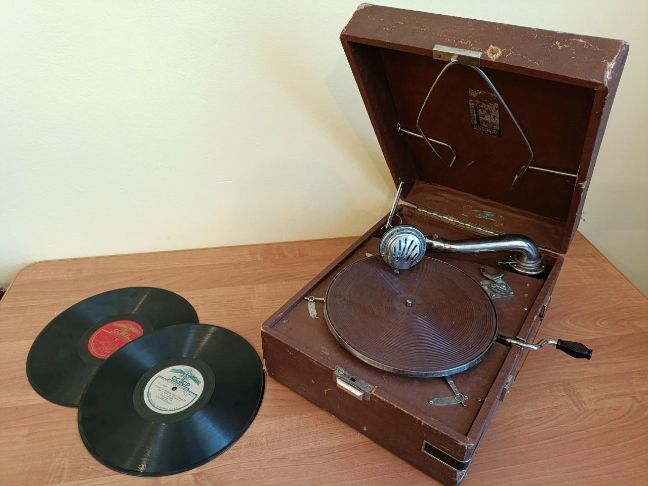 Путешествие в прошлое «История и секреты патефона»