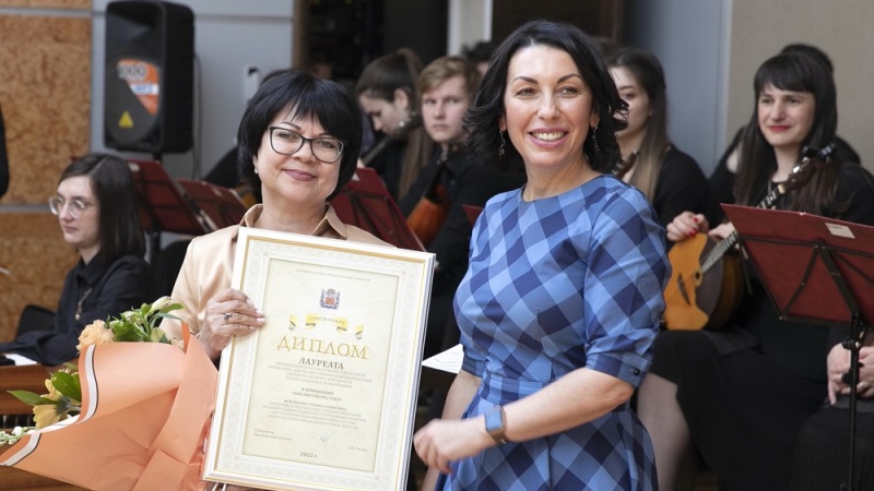 Лучшим библиотекарям Оренбуржья вручили премию Правительства Оренбургской области «Признание»