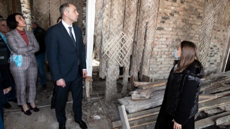 По инициативе губернатора на завершение ремонта Детской школы искусств в Орске выделены 8 миллионов рублей