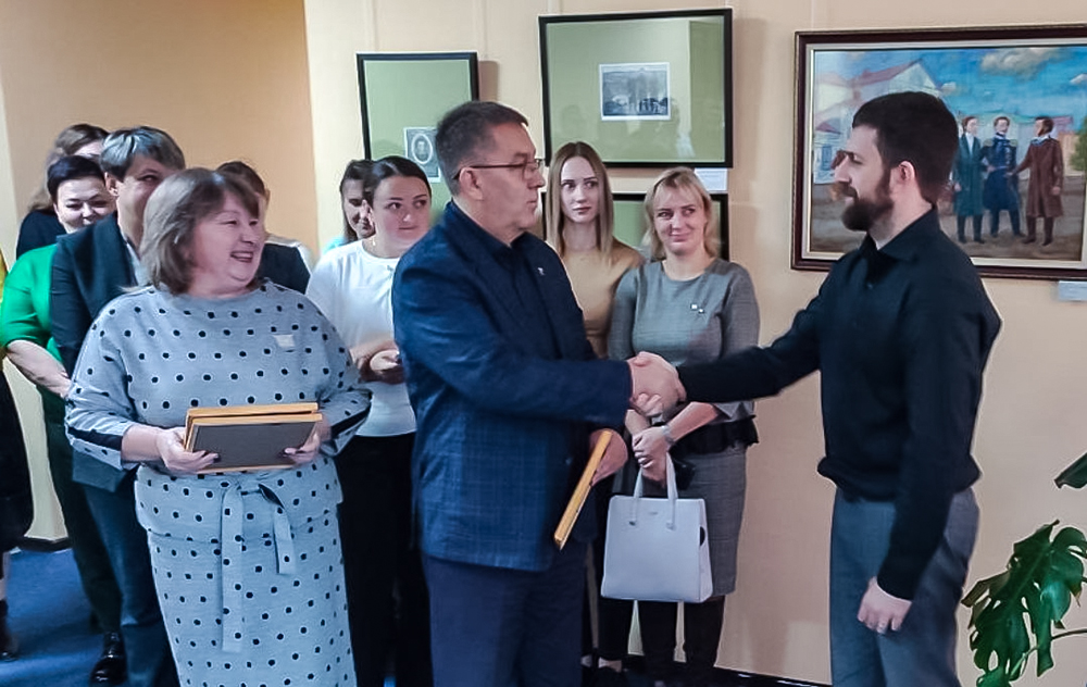 Оренбургские музейщики помогают коллегам из Перевальска в реализации национального проекта «Культура»